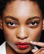 7 Lip Gloss Tips Everyone Should Know